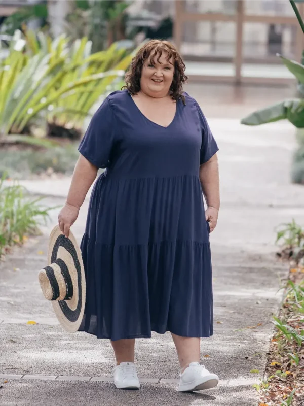 Lucy Midi Dress Navy Size 22